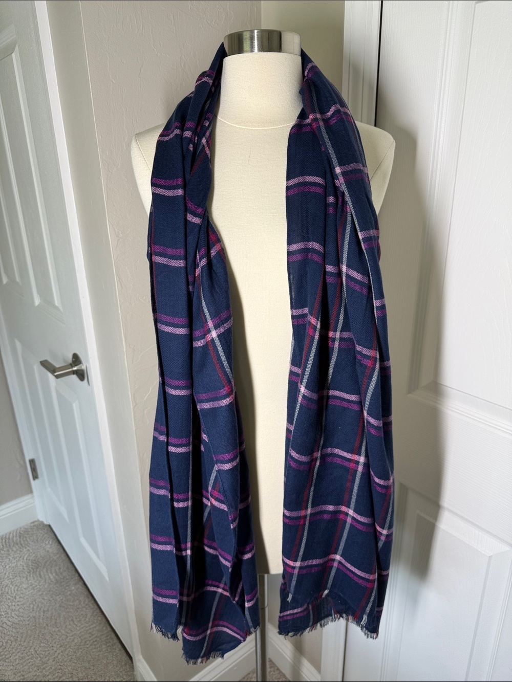 Talbots navy blue and link windowpane plaid scarf